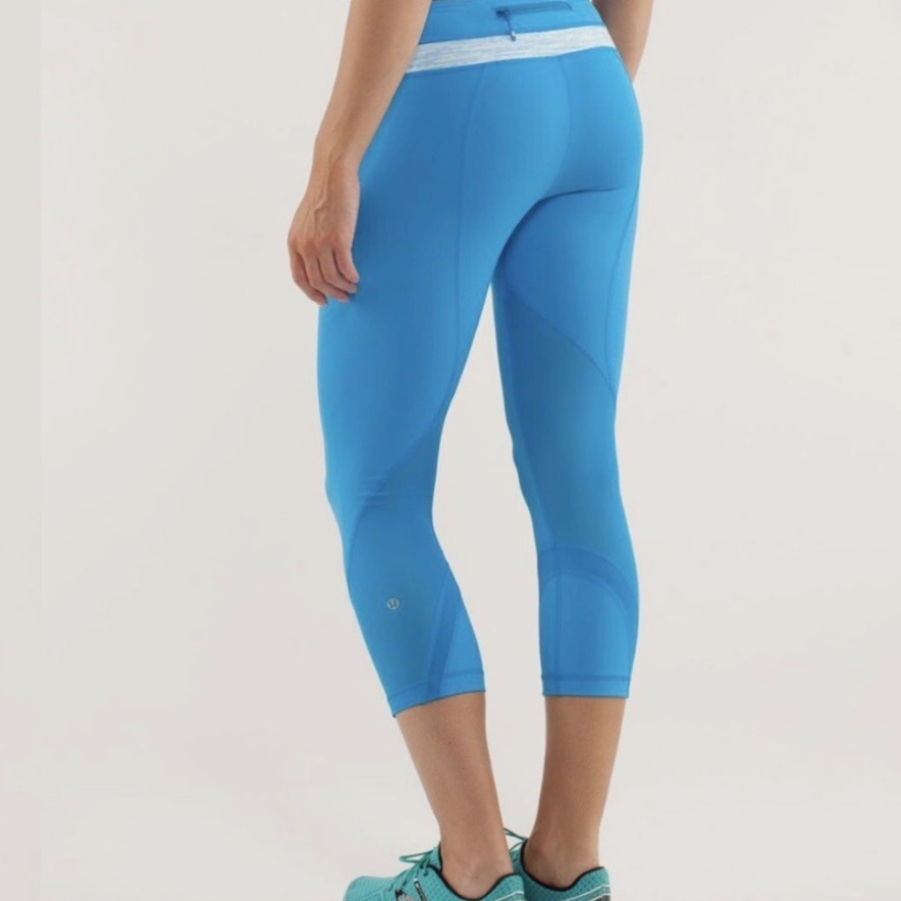 Lululemon Run Inspire Crop II Beach Blanket Leggings size 6 Aquamarine Blue